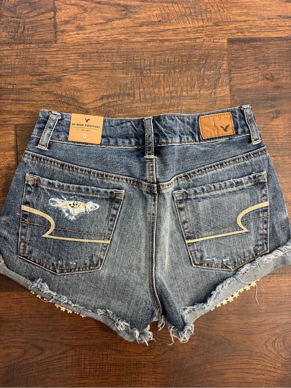 American Eagle hi-rise festival distressed denim shorts 0 NWT - Picture 4 of 6